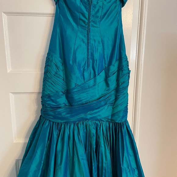 Luxury Jessica McClintock silk evening gown strapless VIDEO IN PHOTOS - Picture 6 of 9